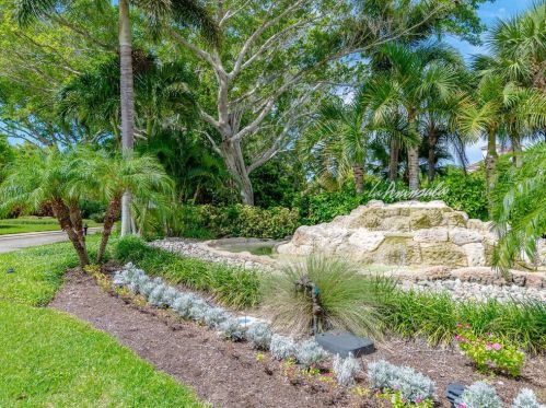 324 La Peninsula Blvd, Naples FL  34113-4037 exterior