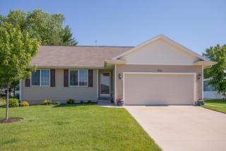301 Oak Park Cir, Midway, IA 52302-5939