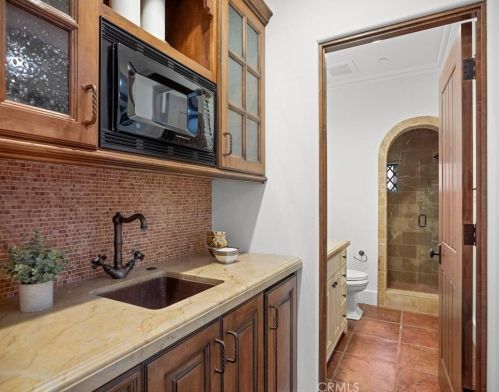 47 Echo Gln, Irvine CA  92603-0421 exterior