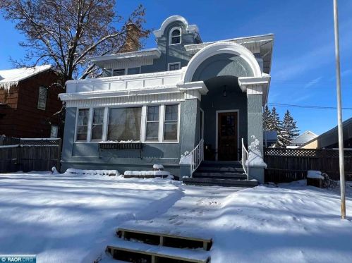 2109 4th Ave, Hibbing MN  55746-1517 exterior