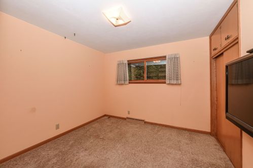 1426 Homestead Trl, Thiensville WI  53092-3217 exterior