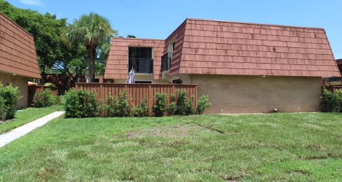 305 Live Oak Ln, Boynton Beach, FL 33436-7106