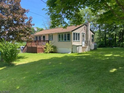 11 Cedar Tree Trl, Wantage, NJ 07461-1008