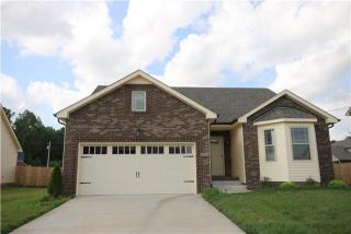 1027 Sunrise Dr, Clarksville, TN 37042-1492