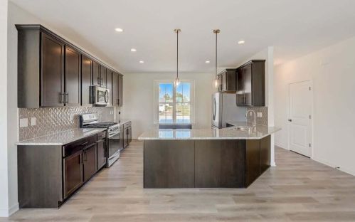 687 Lambert Dr, Slinger, WI 53086-3202