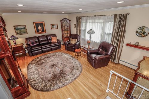 19 Herold Pl, Metuchen NJ  08840-2603 exterior