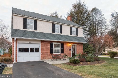 390 Grange Rd, Wayne, PA 19087-2918