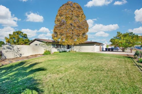 8569 Woodford Way, Riverside CA  92504-2900 exterior