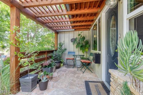 1985 Roosevelt Ave, Altadena, CA 91001-3528
