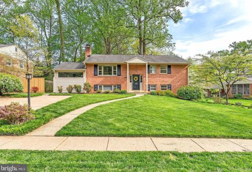 7435 Tower St, Falls Church, VA 22046-1936
