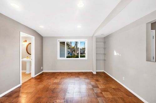 6450 Aldea Ave, Van Nuys CA  91406-5401 exterior