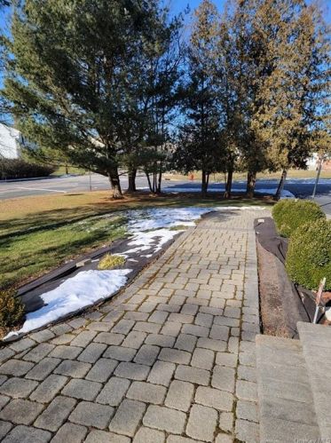 10 Lincoln Dr, Washingtonville NY  10992-1229 exterior