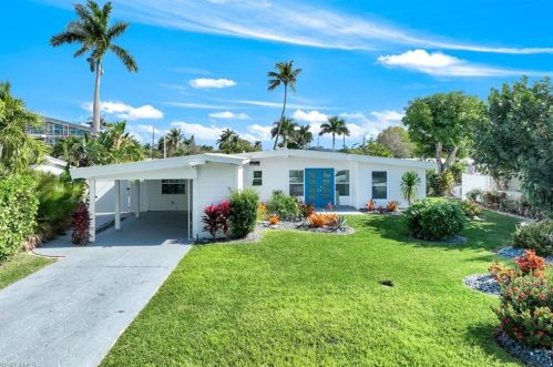 1809 Harbor Ln, Naples, FL 34104-4268