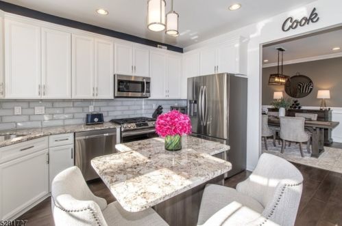 4 Stevens Ln, Martinsville NJ  08836-2249 exterior