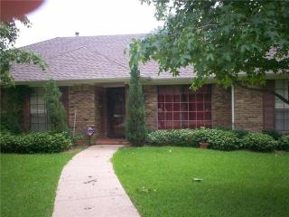 718 Autumn Lake Dr, Allen TX  75002-2147 exterior