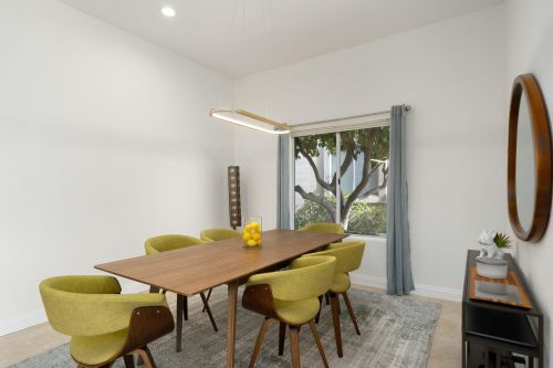 8 Oak Tree Dr, Rancho Mirage CA  92270-1612 exterior