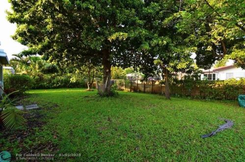 2131 52nd Ave, Hollywood FL  33021-3308 exterior