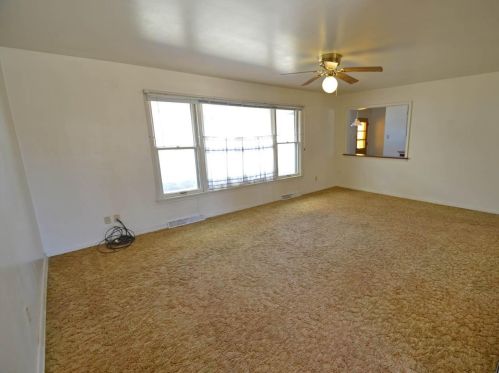 814 Gross Ct, Green Bay, WI 54304-2518