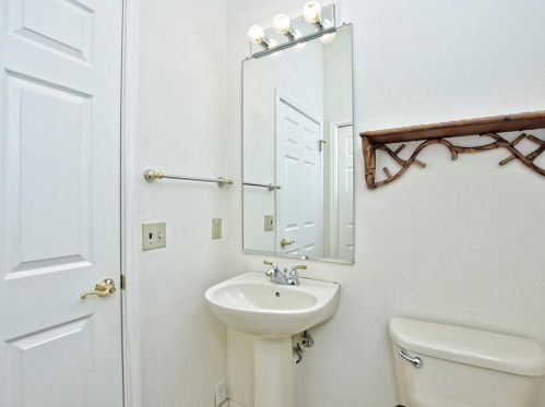 128 Enchanted Dr, Georgetown TX 78633-4534 exterior