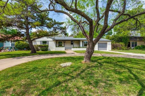3908 Trail Lake Dr, Fort Worth, TX 76109-3522