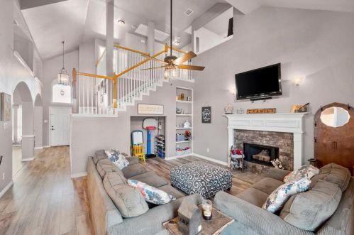 1407 Brittany Ln, Midlothian TX  76063-4062 exterior