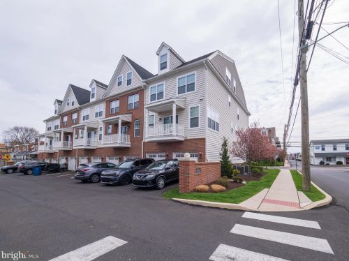 20 Cannon Ave, Lansdale, PA 19446-2117