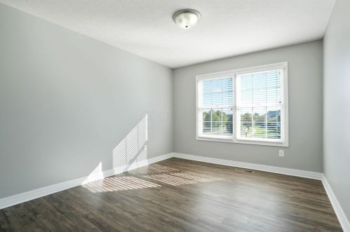 716 Ballater Dr, Delaware OH  43015-7184 exterior