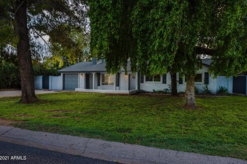 3402 35th Pl, Phoenix, AZ 85018-5722