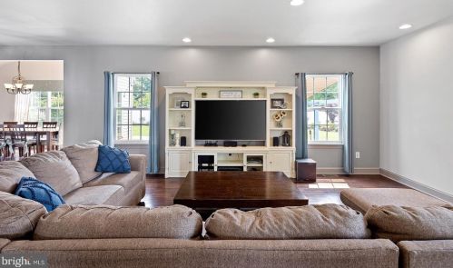 108 Chestnut St, Swedesboro NJ  08085-1201 exterior