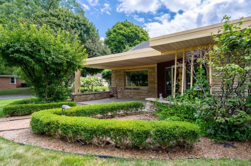 9805 Tower View Blvd, Milwaukee, WI 53222-4547