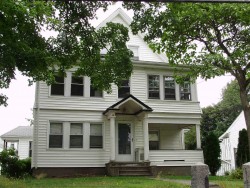 27 Auburndale Ave, Newton, MA 02465-1401