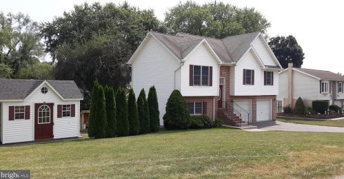 108 Hill Dr, Carlisle, PA 17013-8473