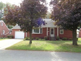 30 Bosher Dr, Albany, NY 12205-1702