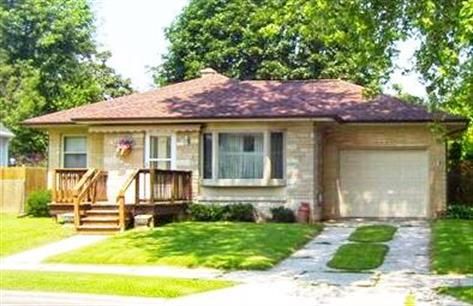 1118 Green St, Manitowoc, WI 54220-6234