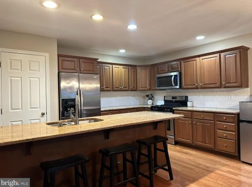 121 Gleneagles Dr, Blue Bell PA  19422-3241 exterior