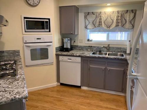 180 Overbrook Dr, Folsom CA  95630-1657 exterior