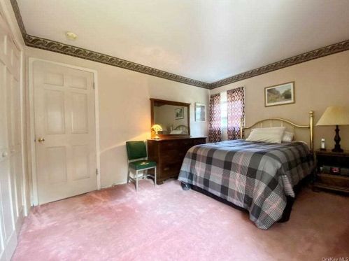 242 Dahlia Dr, Mahopac NY  10541-3768 exterior