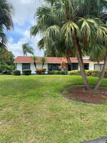 2857 East Louise Cir, Fort Pierce, FL 34953-4273