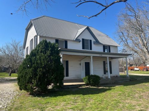 1135 Bell St, Bartlett, TX 76511-4006