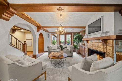 432 Terraine Ave, Long Beach, CA 90814-1943
