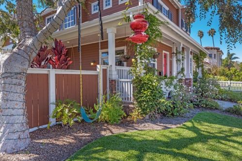 5250 Appian Way, Long Beach CA  90803-1901 exterior