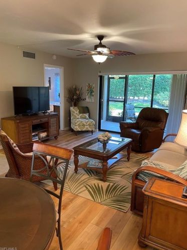 3008 Kings Lake Blvd, Naples, FL 34112-3628