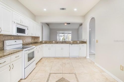 8166 Woodvine Cir, Lakeland, FL 33810-5160