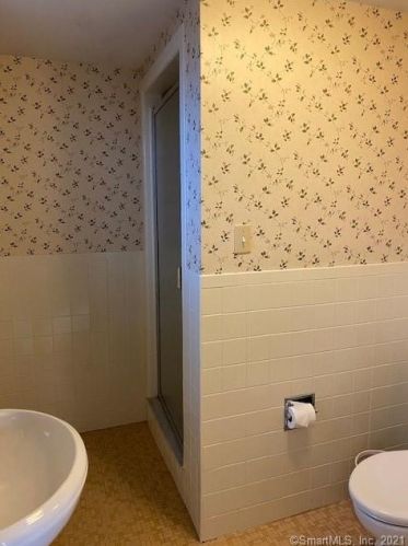 34 Robert Ln, Wallingford CT  06492-4317 exterior