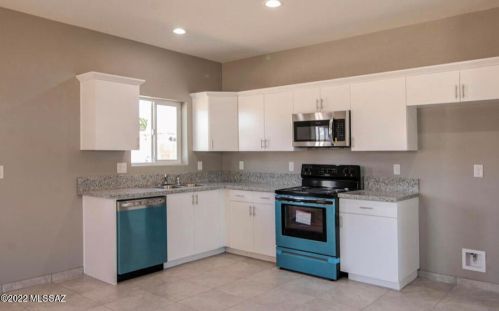 932 Garnette St, Tucson, AZ 85705-1408