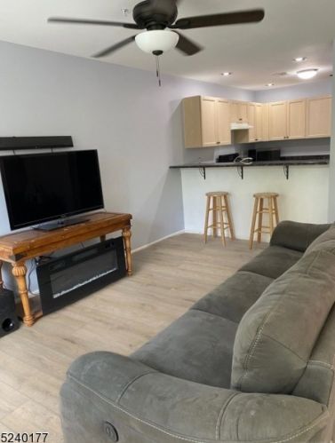 3601 Scenic Ct, Parsippany NJ  07834-3477 exterior