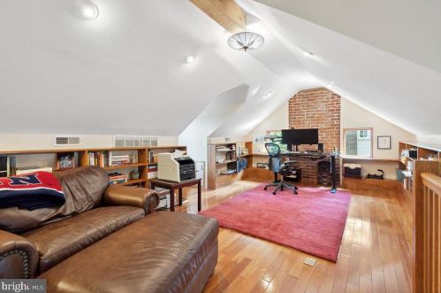 704 Glenside Ave, Wyncote PA 19095-1220 exterior