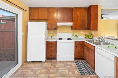 6492 Bell Blf Ave, San Diego CA 92119-1046 exterior