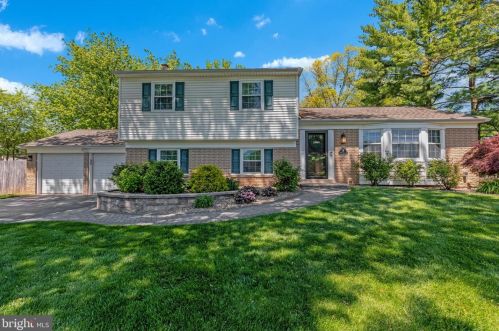3303 Knoeller Rd, Norristown, PA 19403-4108