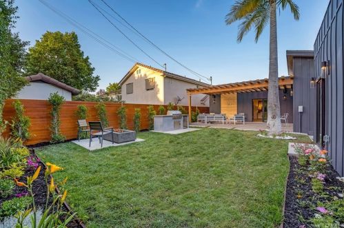 4709 Norwich Ave, Van Nuys CA  91403-2017 exterior